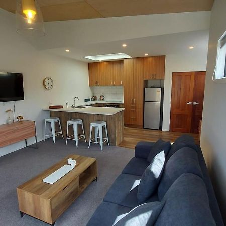 Sleek Suite By The Sand 1-Bedroom Dunedin Exterior photo
